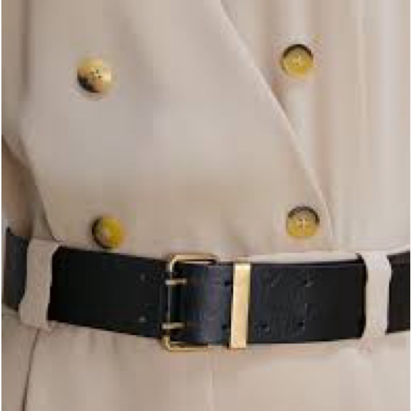 Cream Short Set - Picture 8 of 9